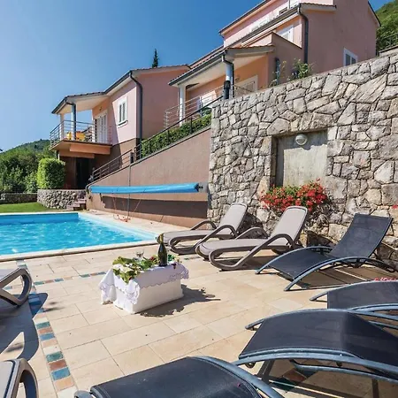 1 Bedroom Beautiful In Moscenicka Draga