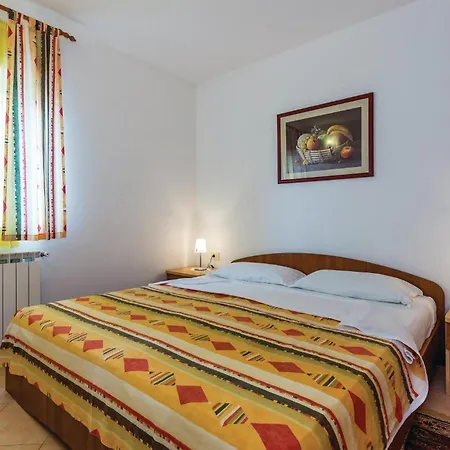 Apartment 1 Bedroom Beautiful In Moscenicka Draga